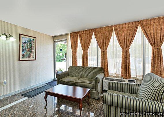 6 Hotel